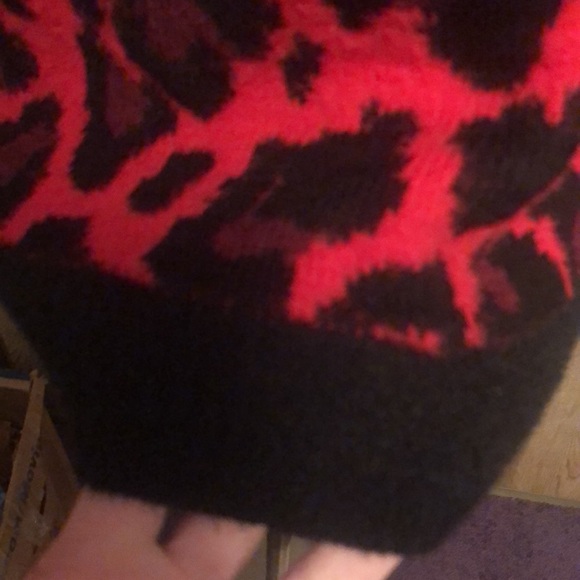 Pretty Red & Black Sweater by Apt. 9 - Picture 5 of 9
